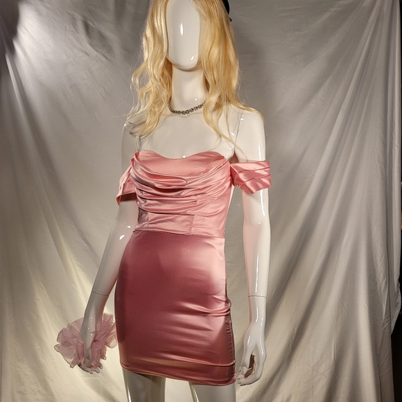 MORE TO COME - Picture 2 of 9